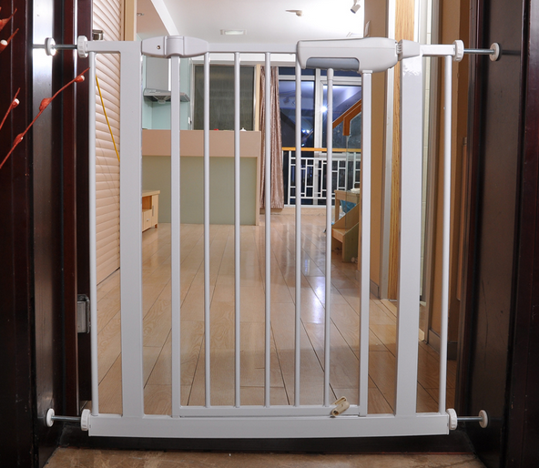 Pet door gate,easy step Extra tall pet gate