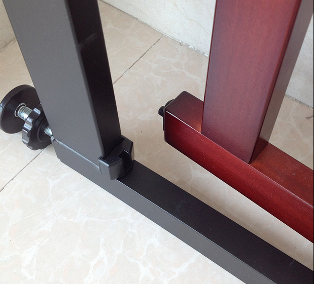 Metal expandable pet gate/pet safe gate