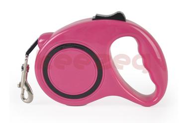 Retractable dog leashes