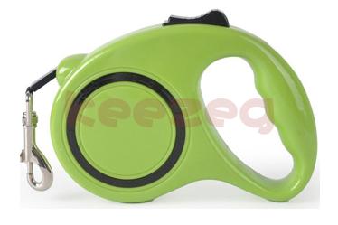 Retractable dog leashes