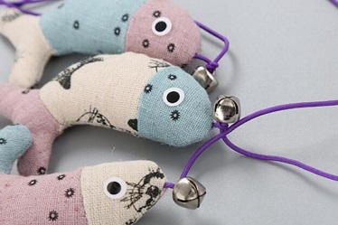Quality fish shape cat teaser toys/cat product