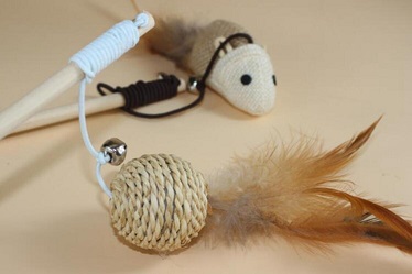 Natural wooden post cat teaser toys