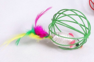 Cat  caged puzzle ball/cat toys